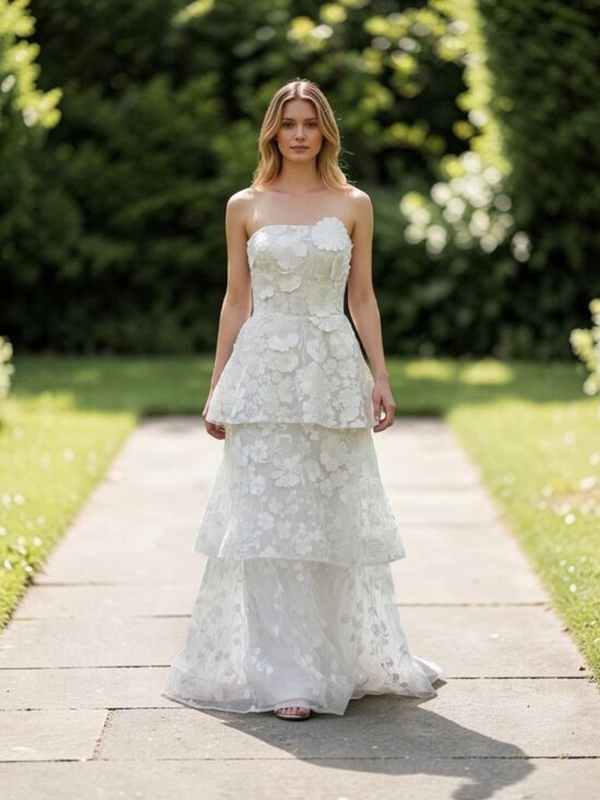 Boutique Dresses & Skirts - White Tiered Floral Lace Strapless Wedding Gown Bridal Dress Garden Party Sz 10